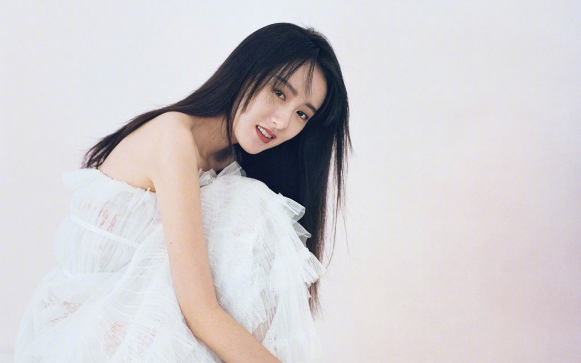 “校园足球文化节盛大开幕,推动全民体育运动”,校园足球文化节标语